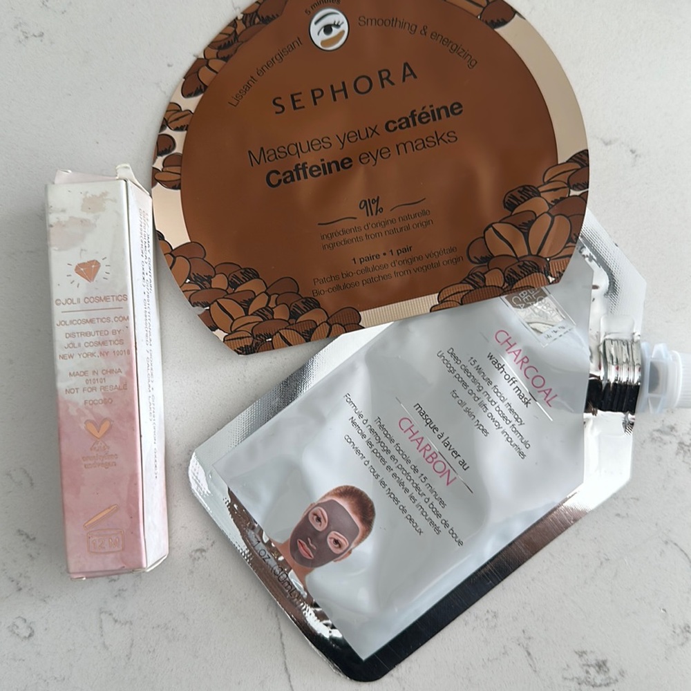 3 ITEM BEAUTY BAG W/ A MYSTERY HIGH END SAMPLE
